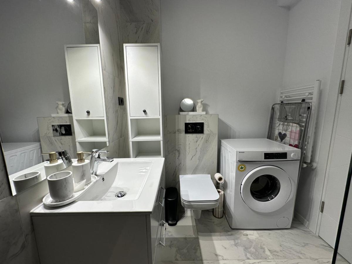 Studio303 By Allegio: Mamaia'S Seaside Luxury Near Finest Clubs & Beaches Esterno foto